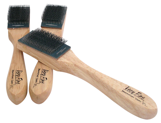 Cepillo para suelas de gamusa y mango de madera
